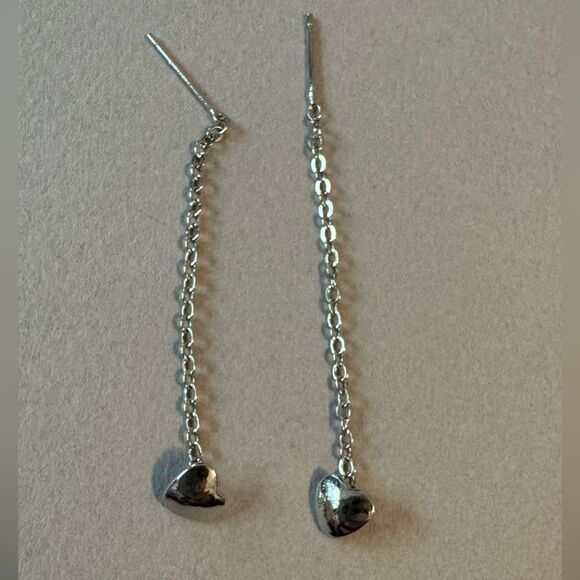 Heart-Shaped Silver Dangle Earrings A1543 - Picture 3 of 3